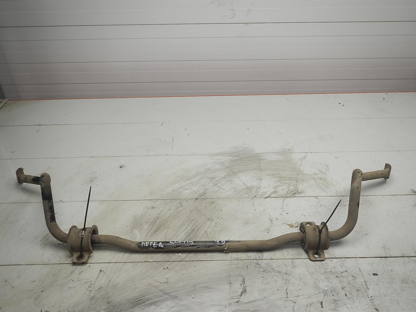 Стабилизатор передний