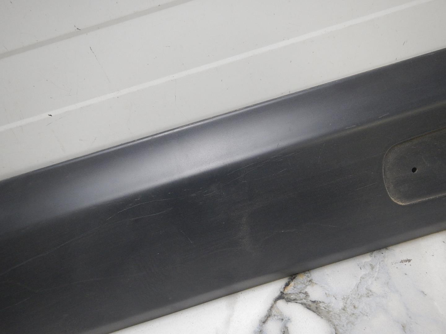 Молдинг передней правой двери