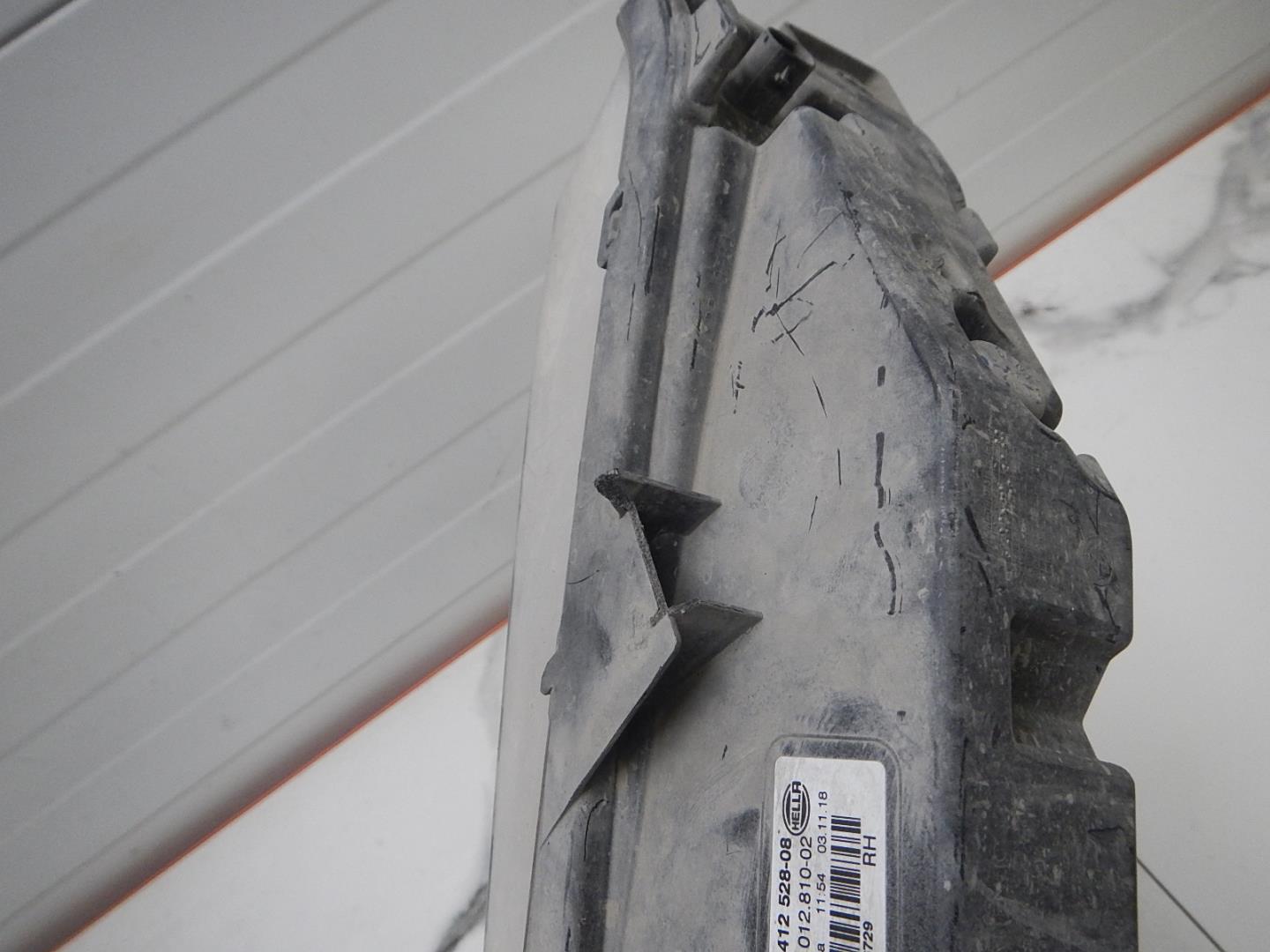 Фара противотуманная правая