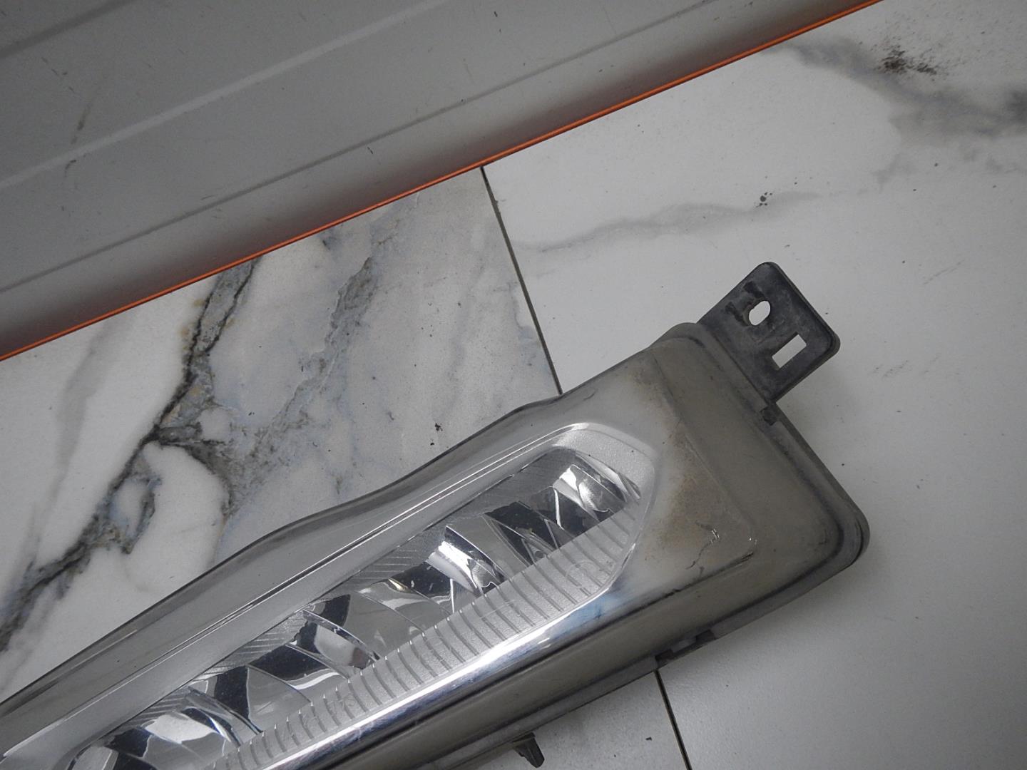 Фара противотуманная правая