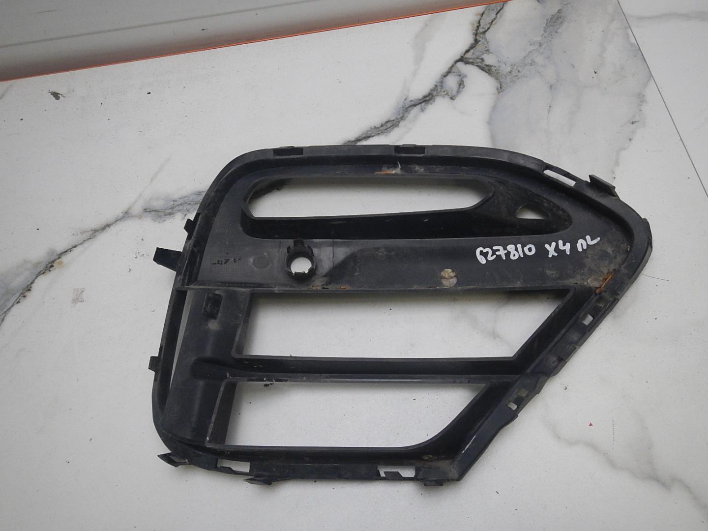 Решетка в бампер левая