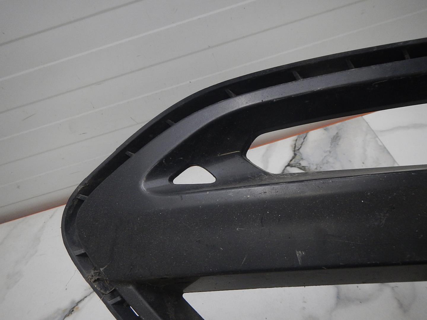 Решетка в бампер левая