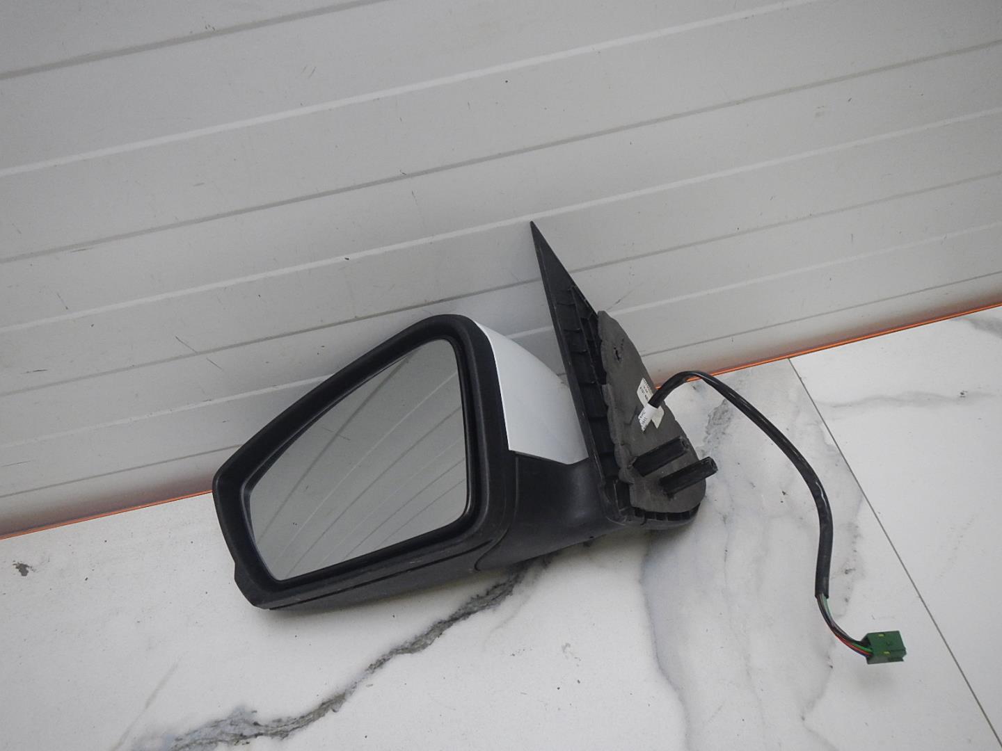 Зеркало левое электрическое