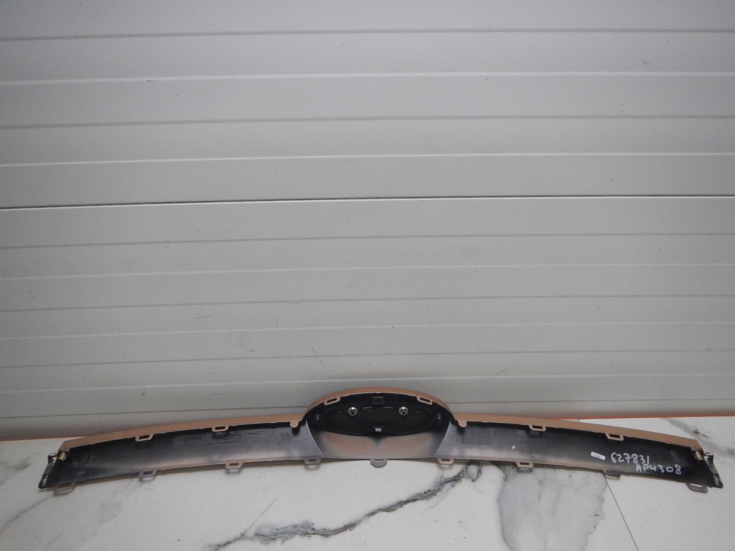 Накладка на решетку радиатора