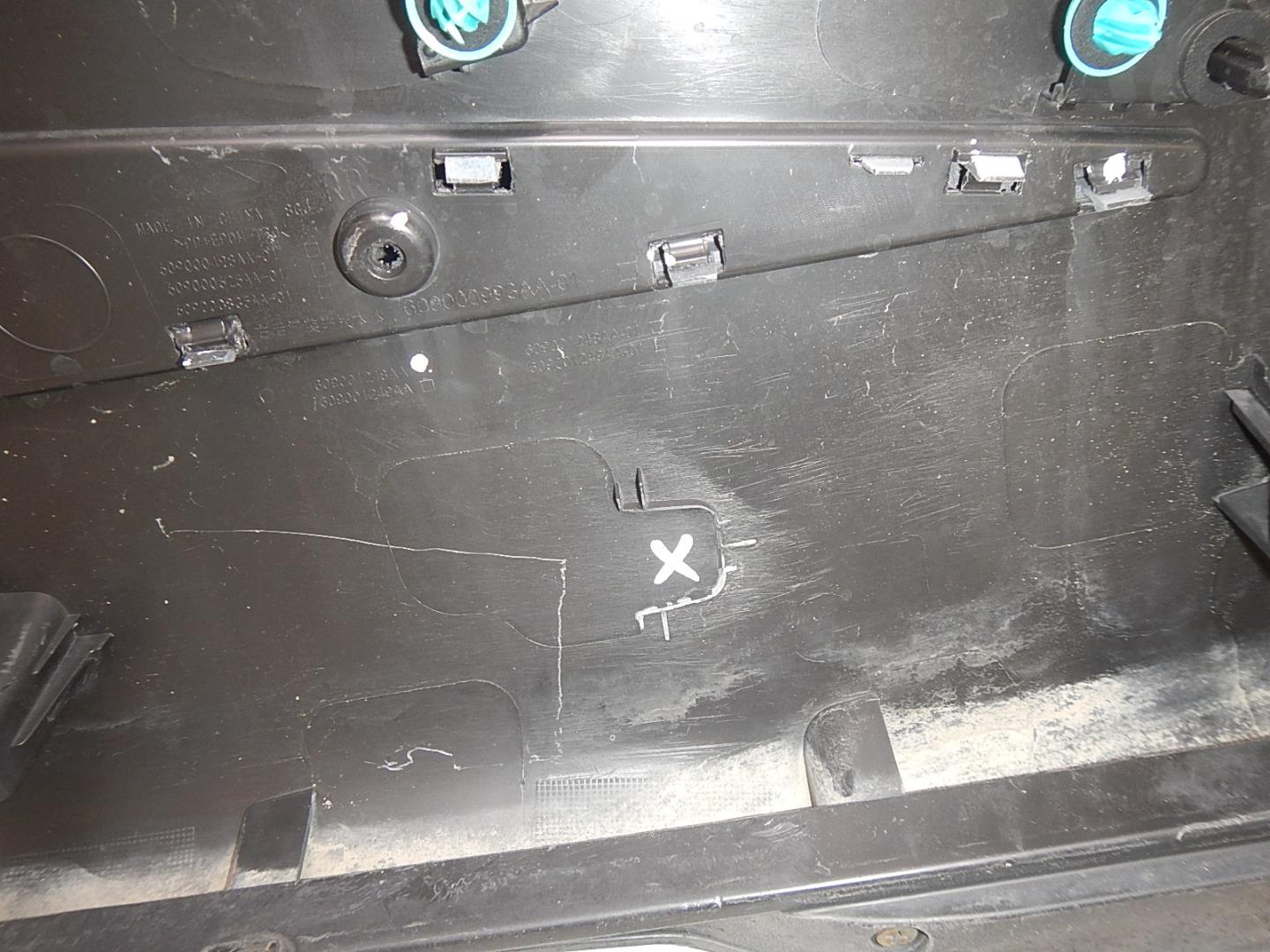 Молдинг задней правой двери