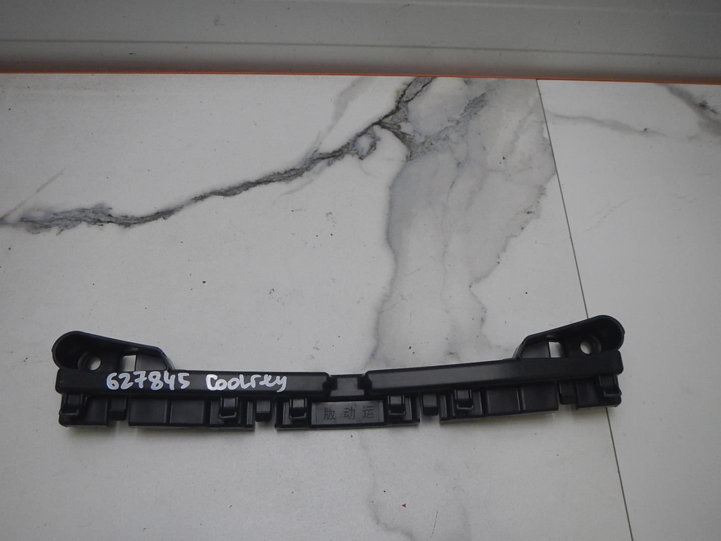 Кронштейн переднего бампера