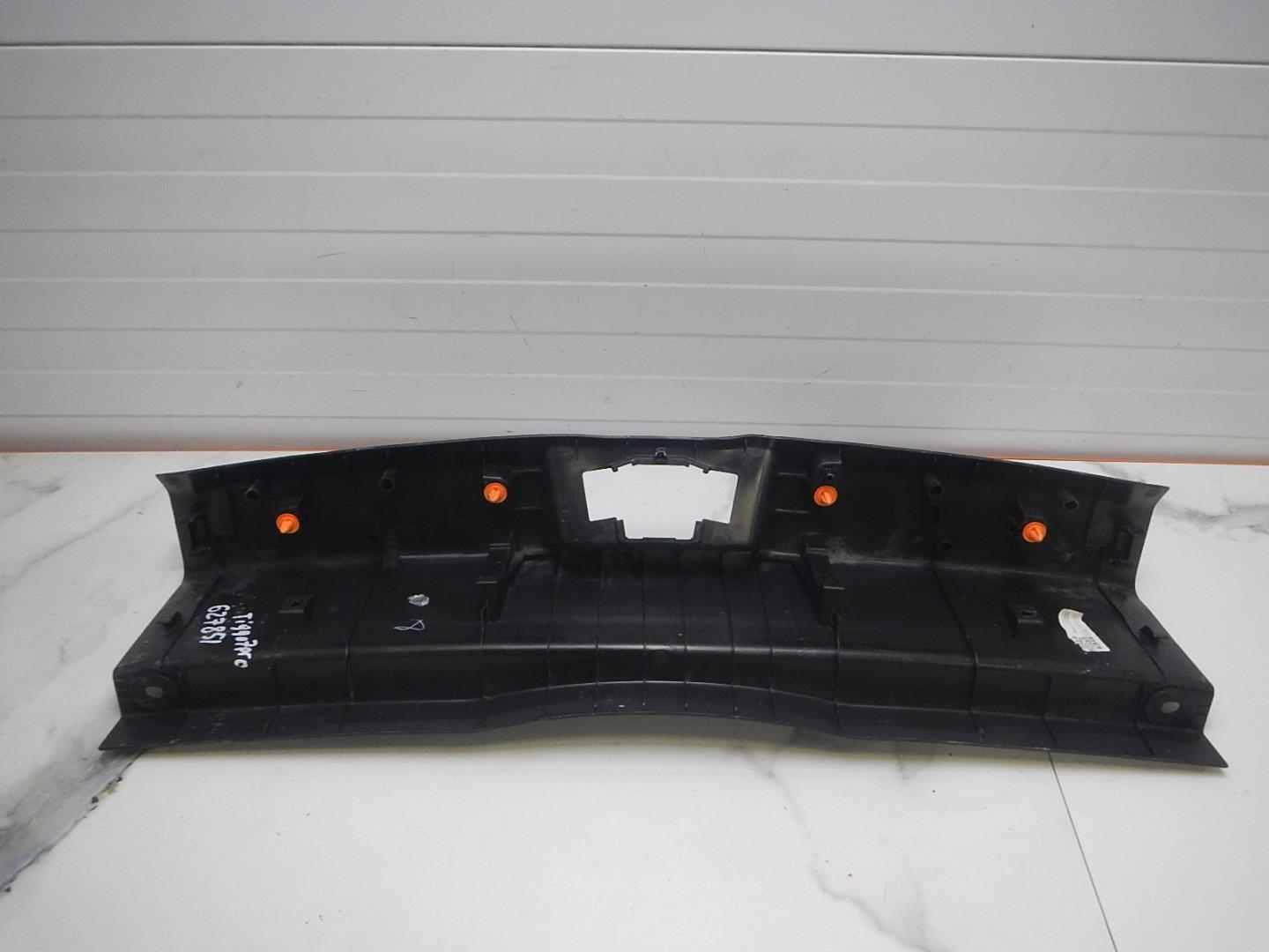 Обшивка багажника