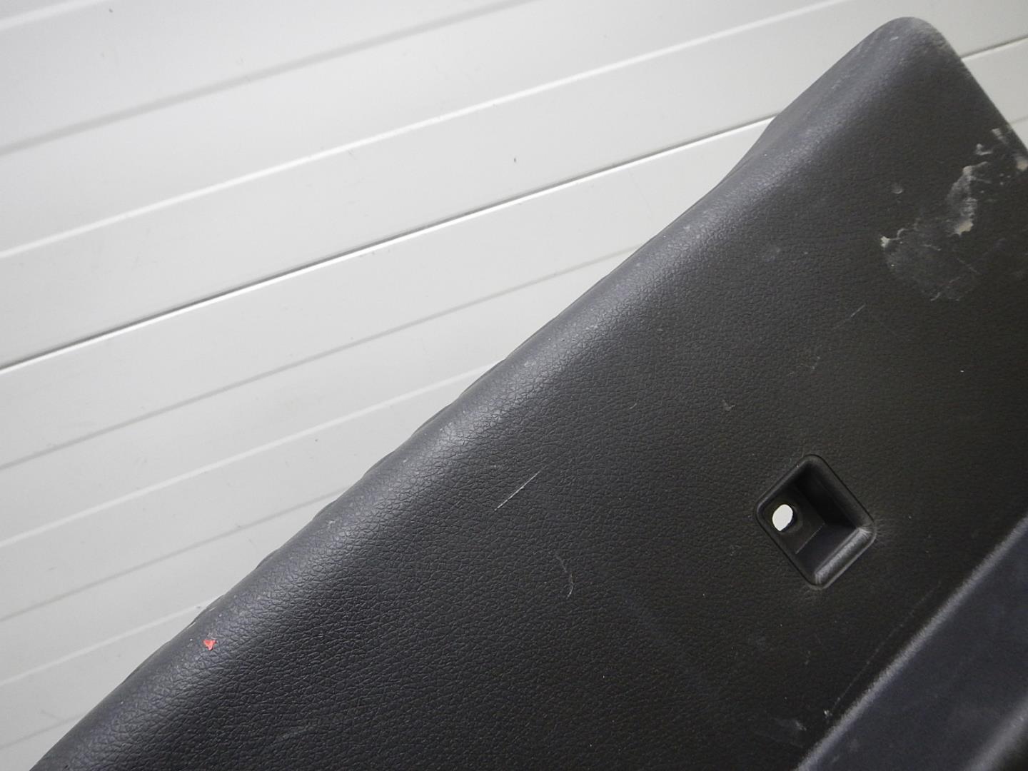 Обшивка багажника