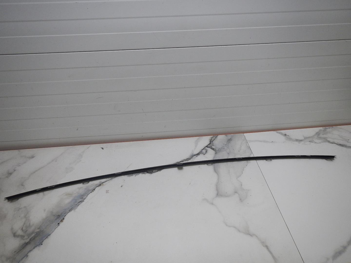 Молдинг переднего бампера