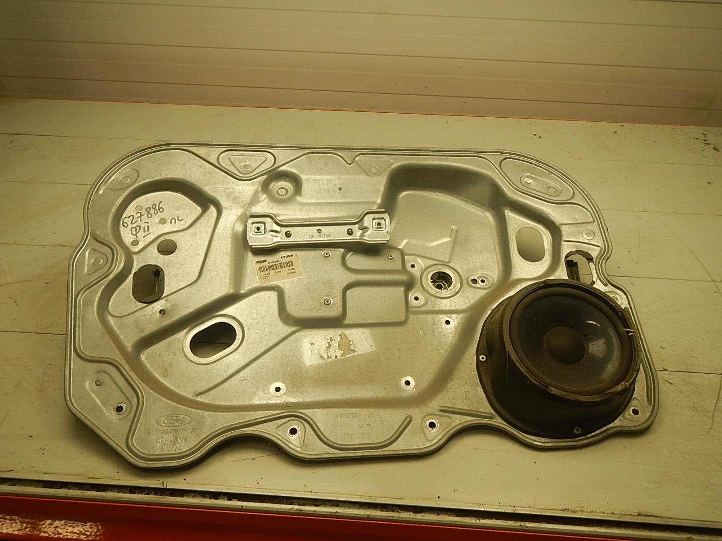 Стеклоподъемник электр. передний левый