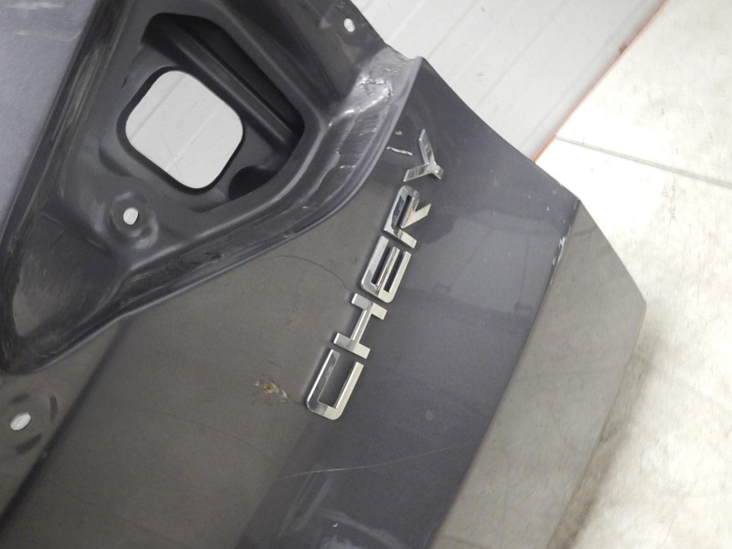 Дверь багажника