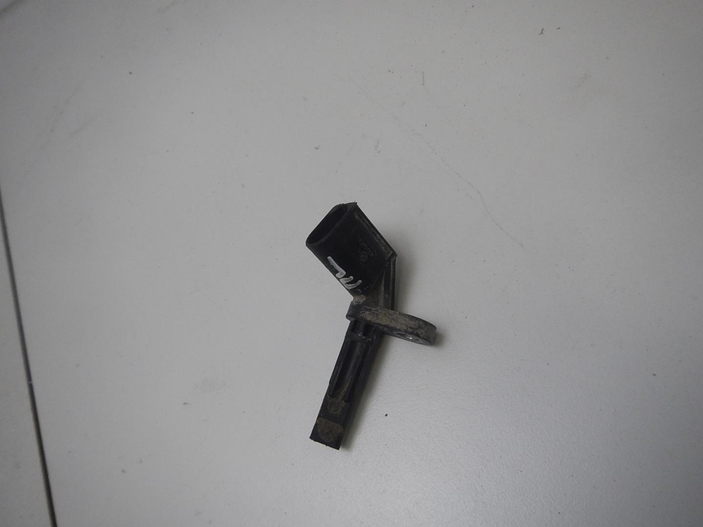 Датчик ABS передний левый