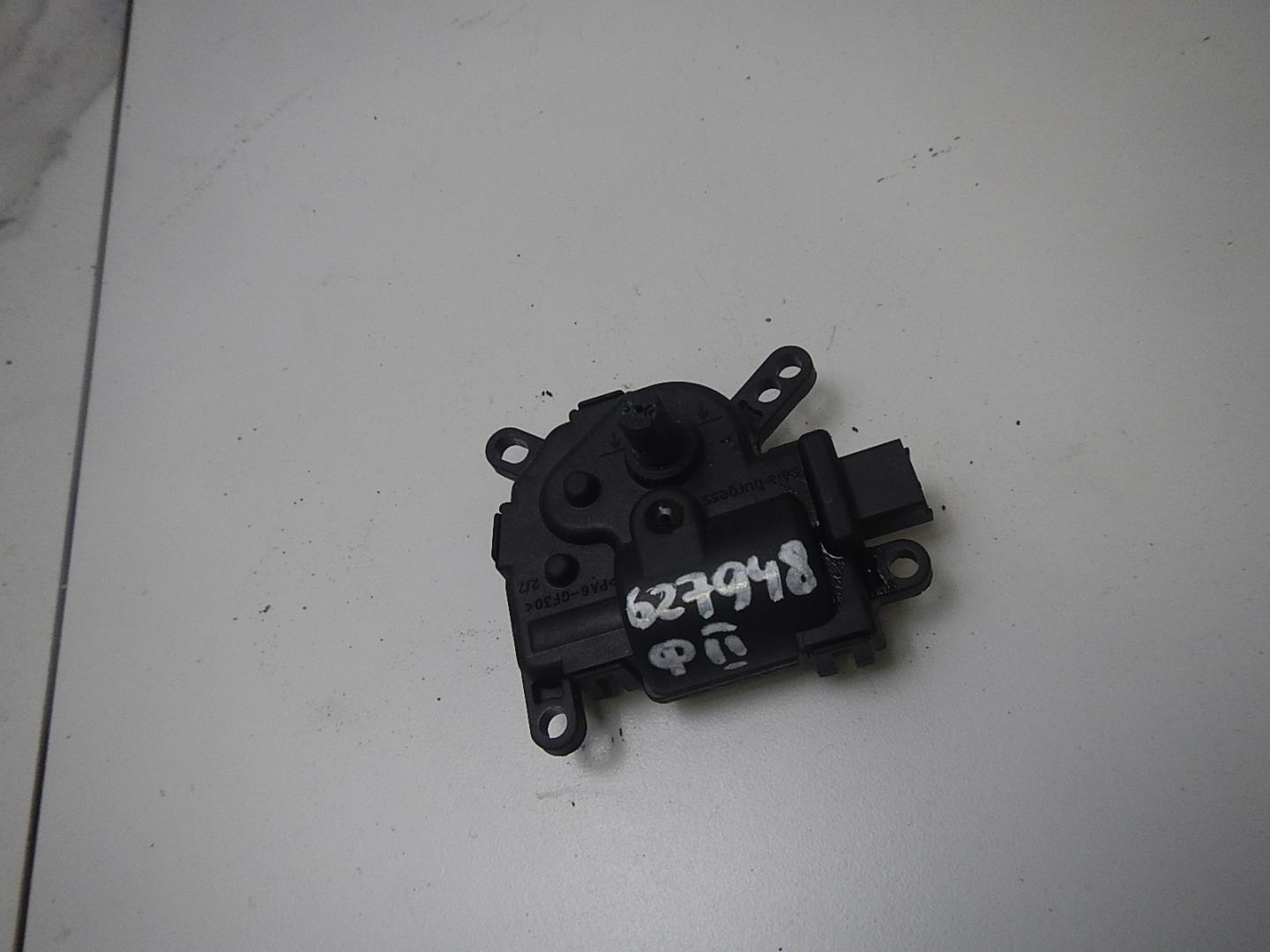 Моторчик заслонки печки