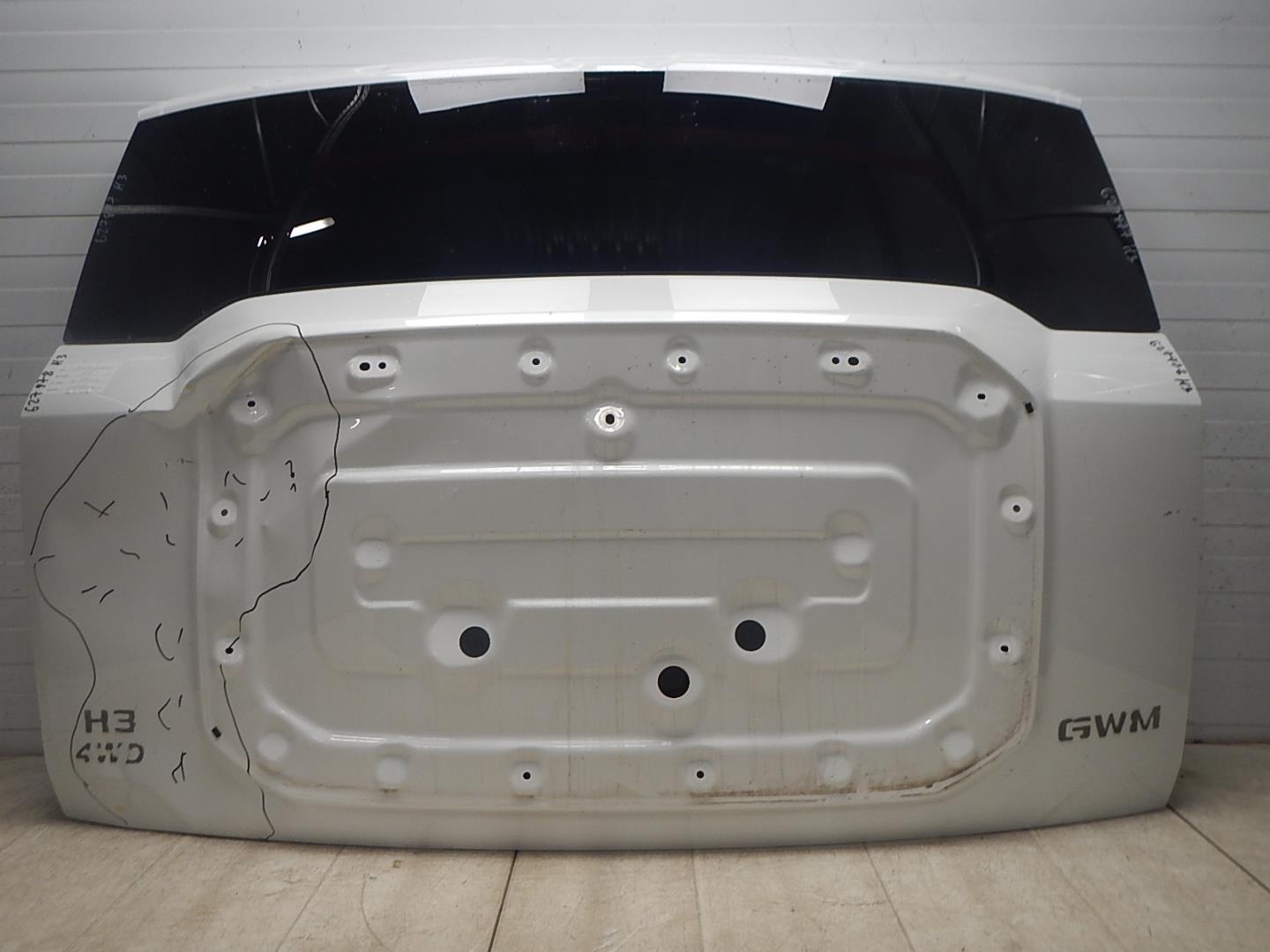 Дверь багажника