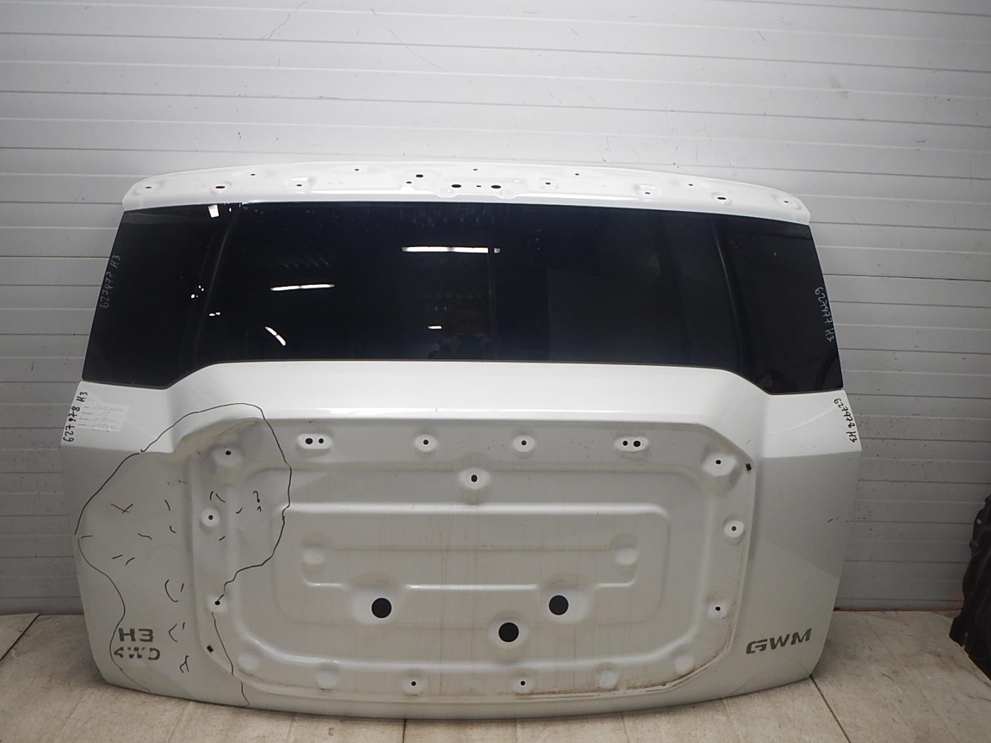 Дверь багажника