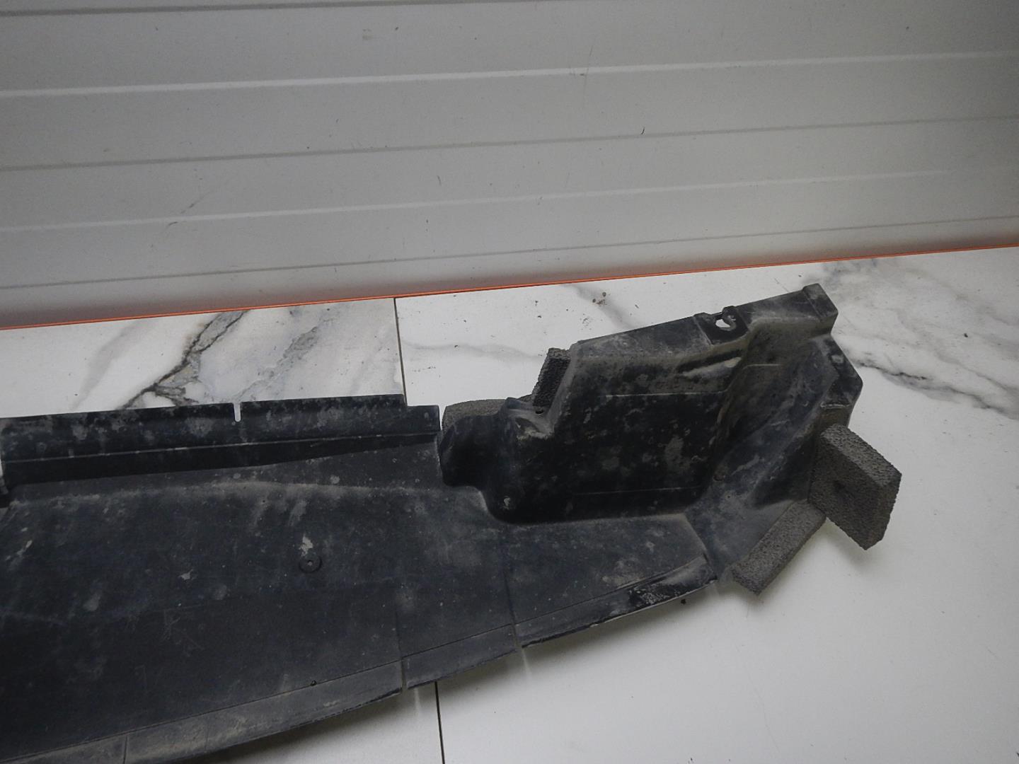 Воздуховод радиатора нижний