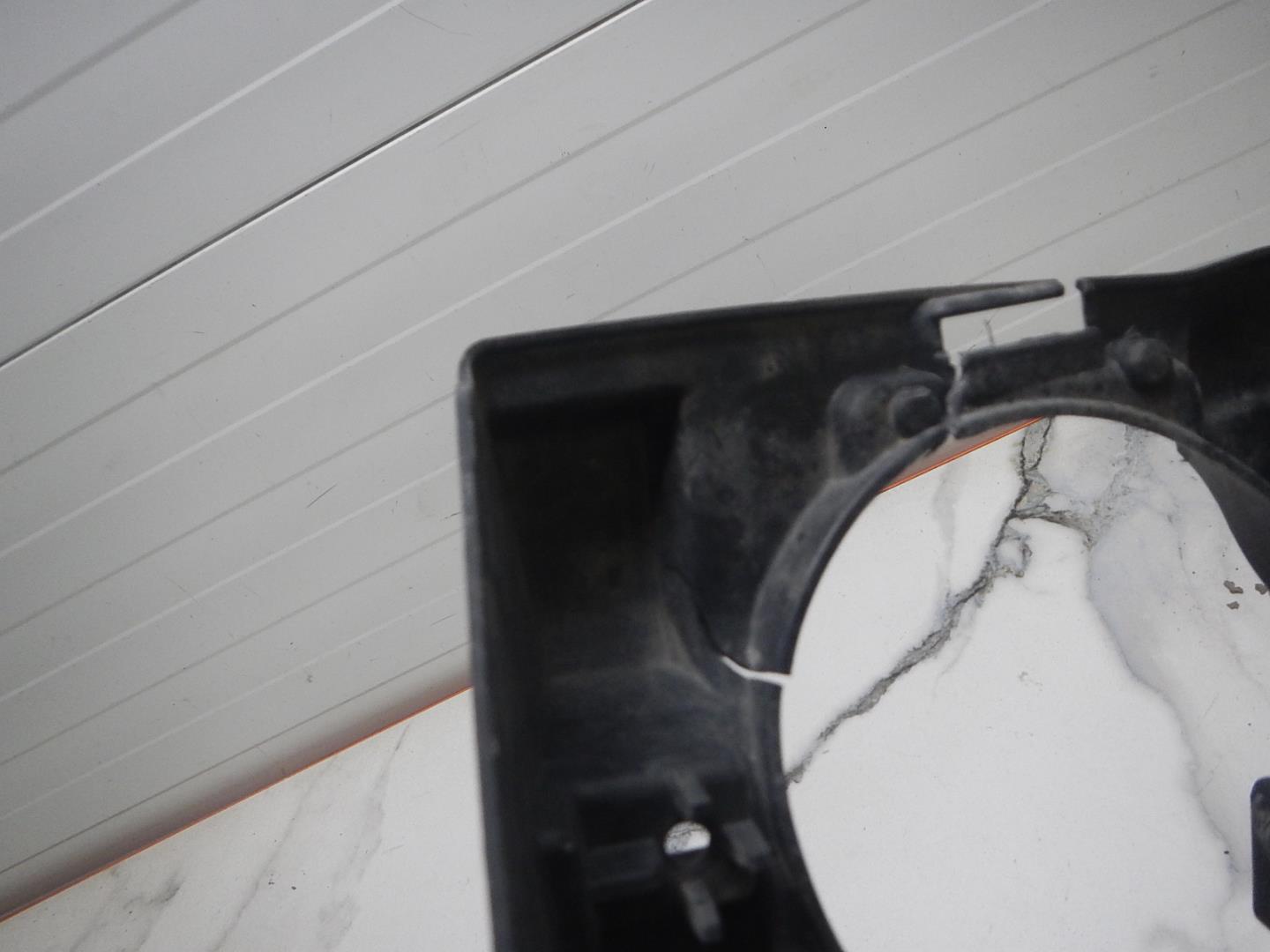 Кронштейн фары противотуманной левой