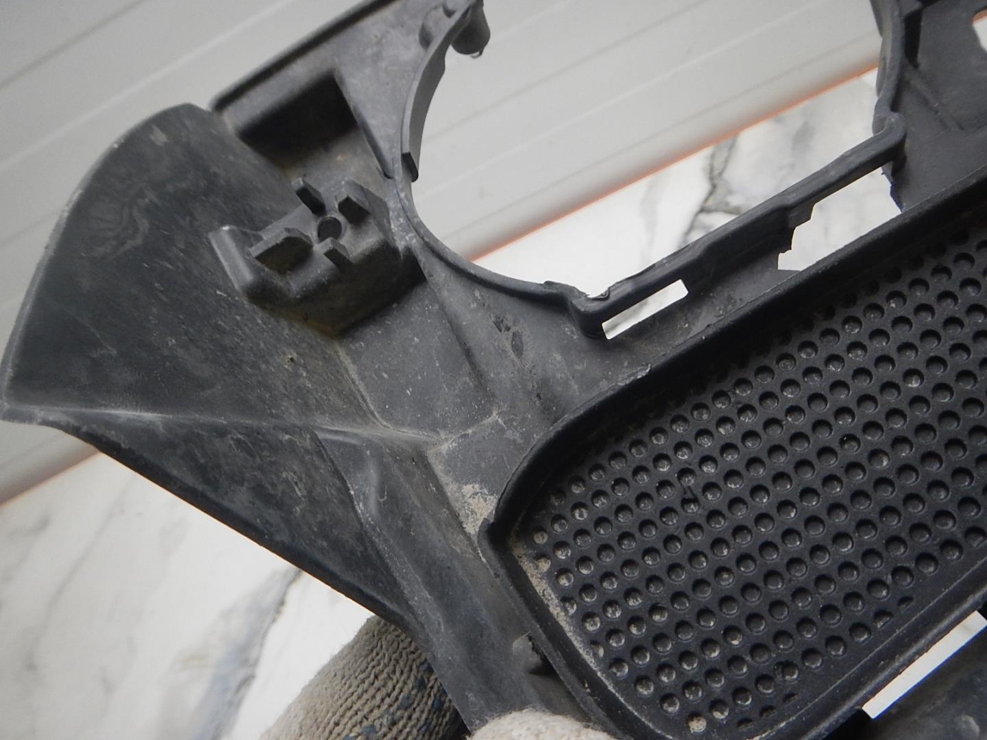 Кронштейн фары противотуманной левой