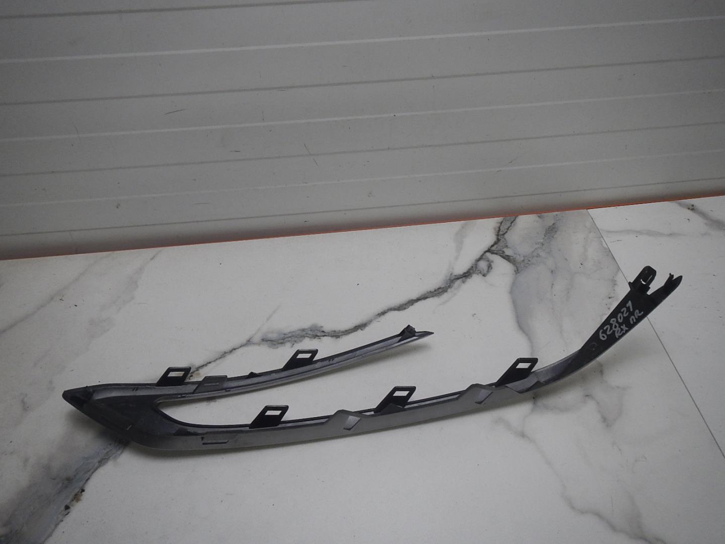 Накладка переднего бампера правая