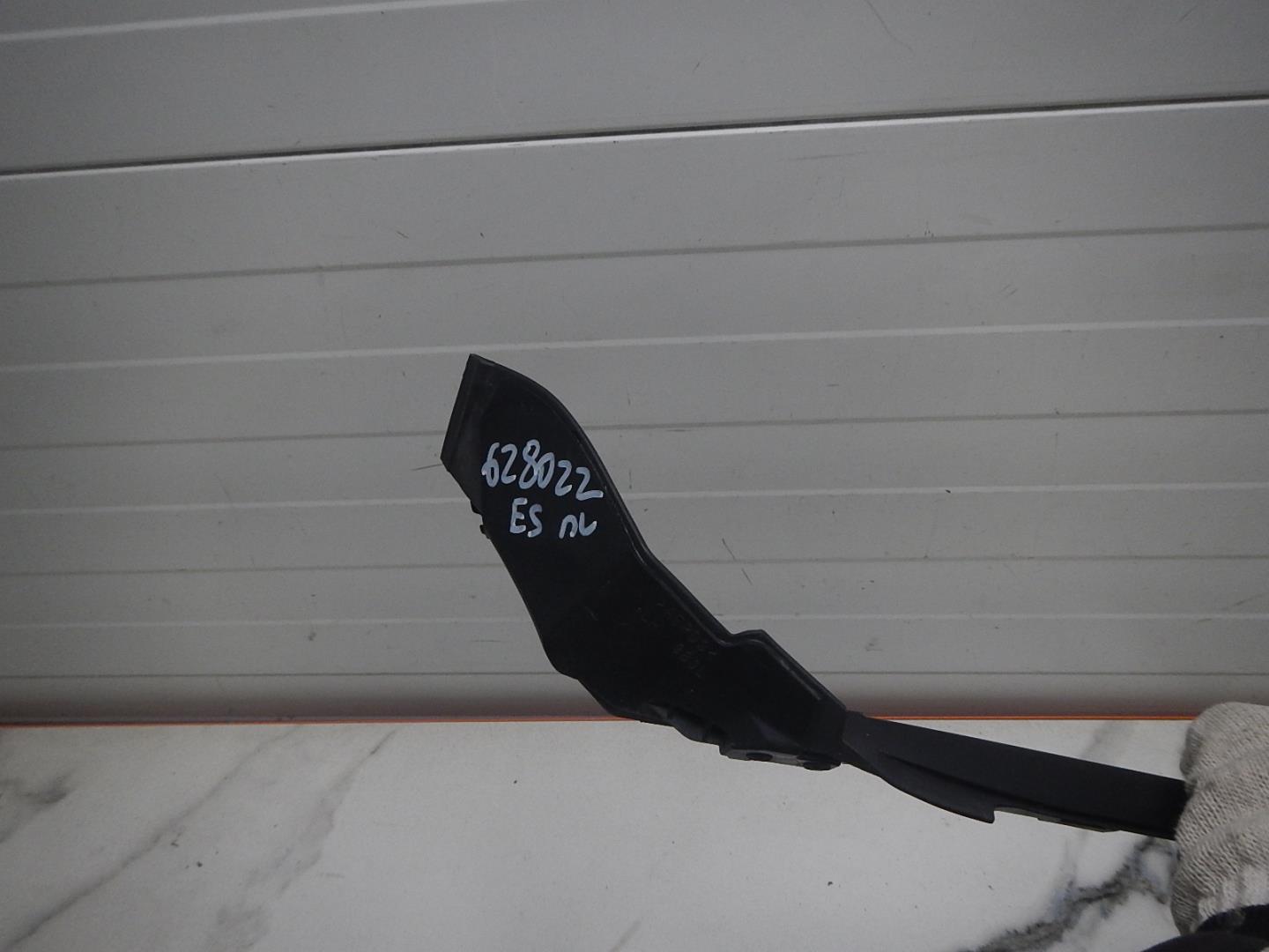 Молдинг лобового стекла