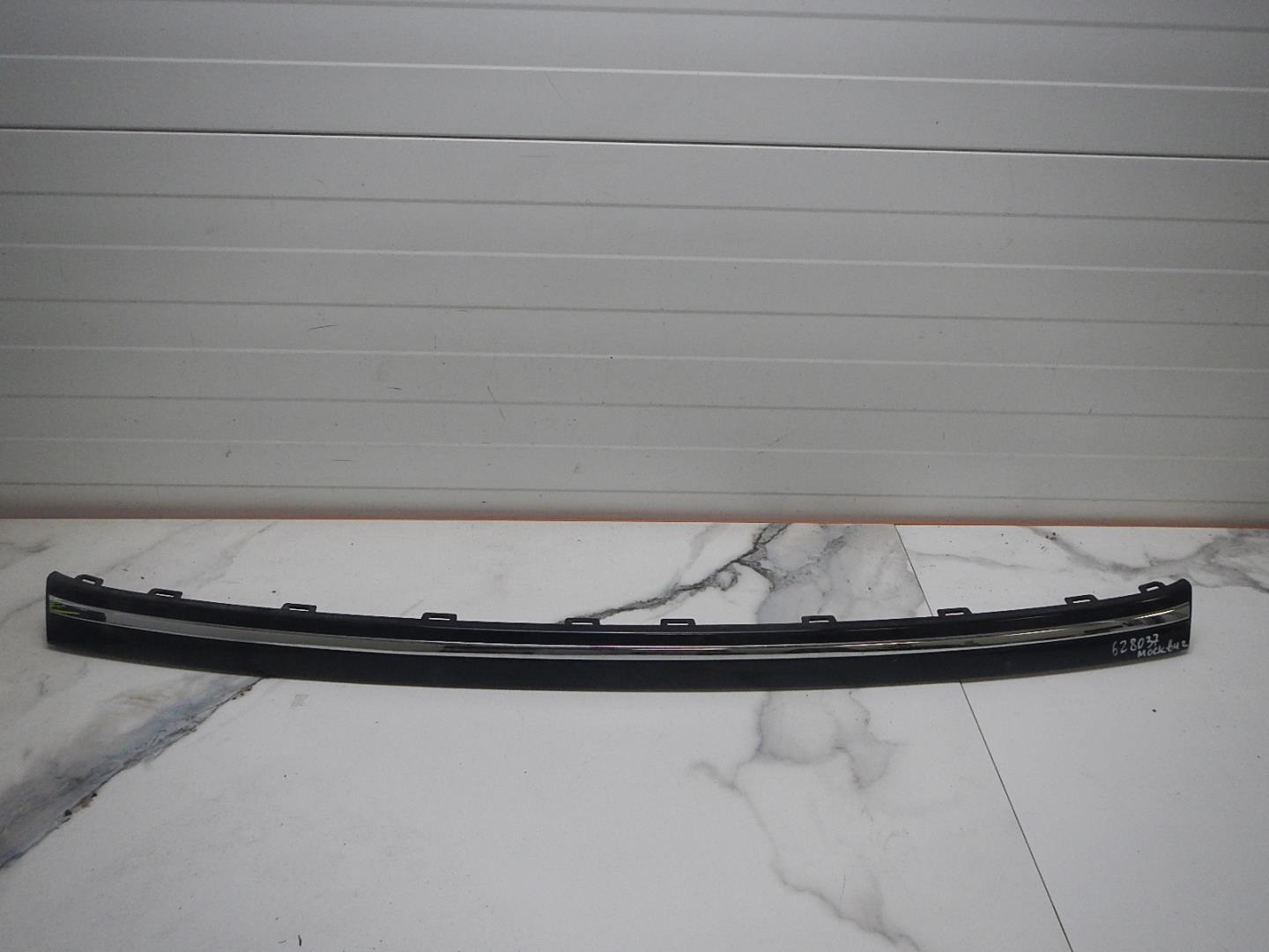 Накладка переднего бампера