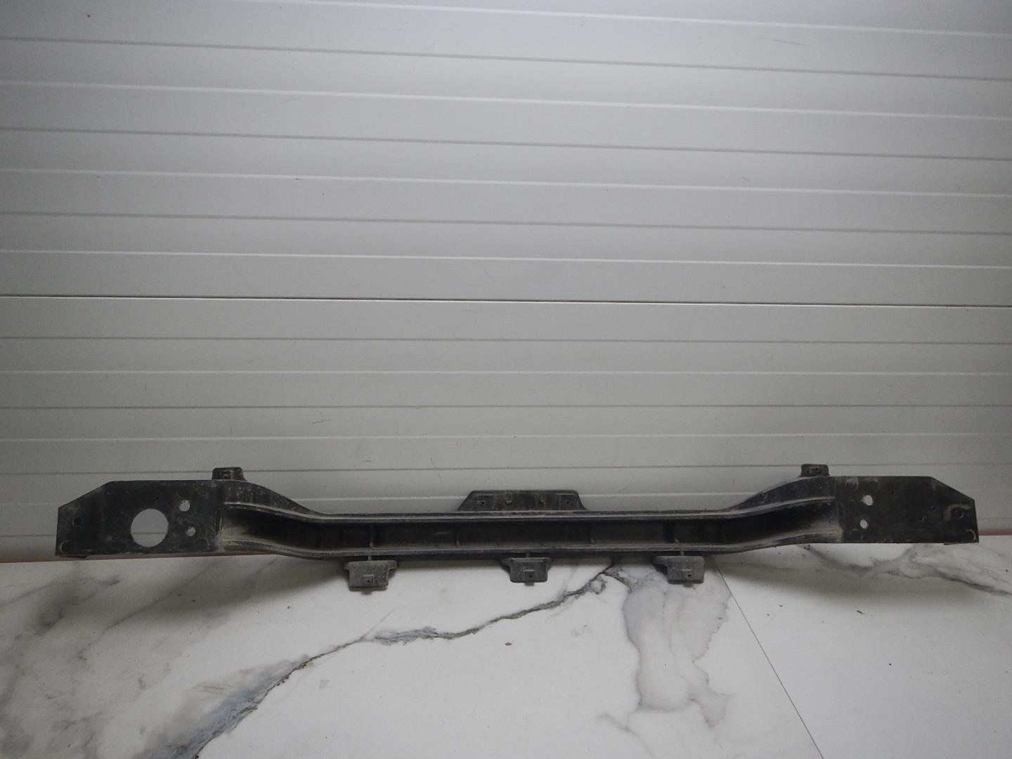 Усилитель заднего бампера