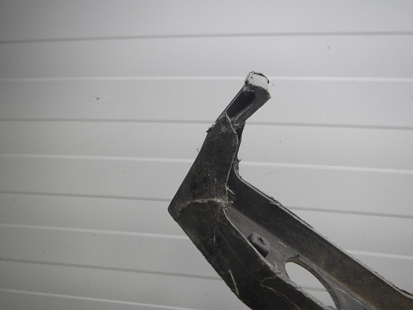 Усилитель заднего бампера