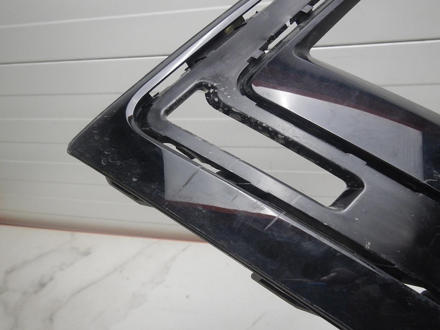 Накладка переднего бампера правая