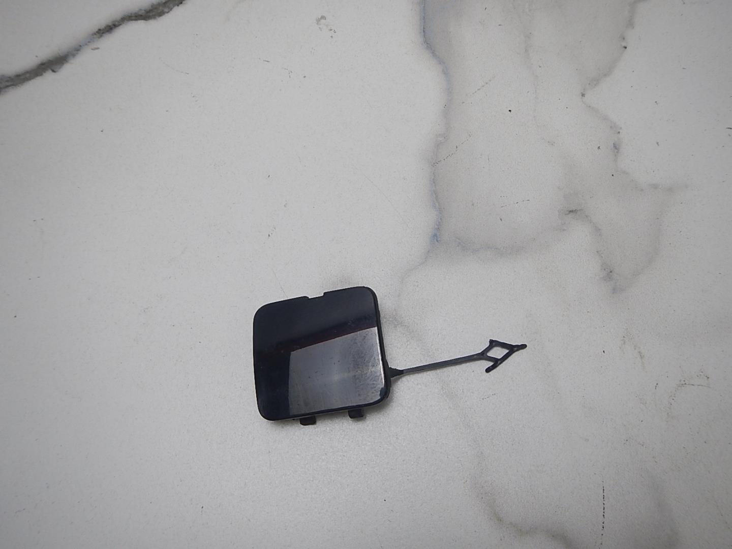 Заглушка буксировочного крюка