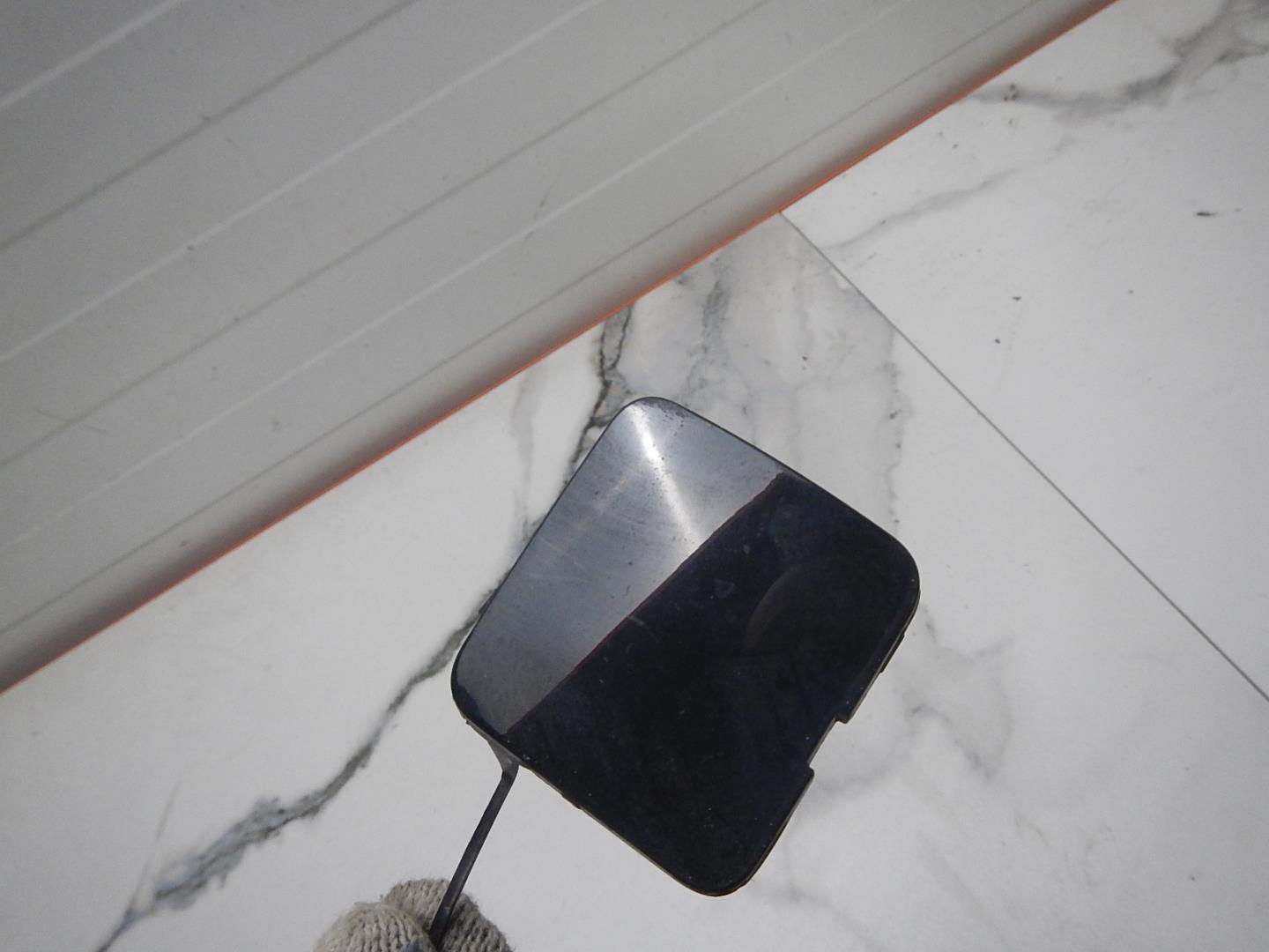 Заглушка буксировочного крюка