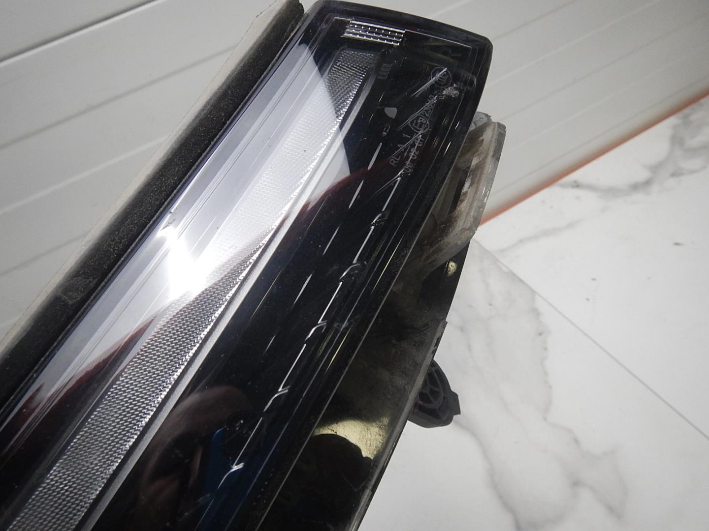 Фара дневного света правая (ходовые огни)