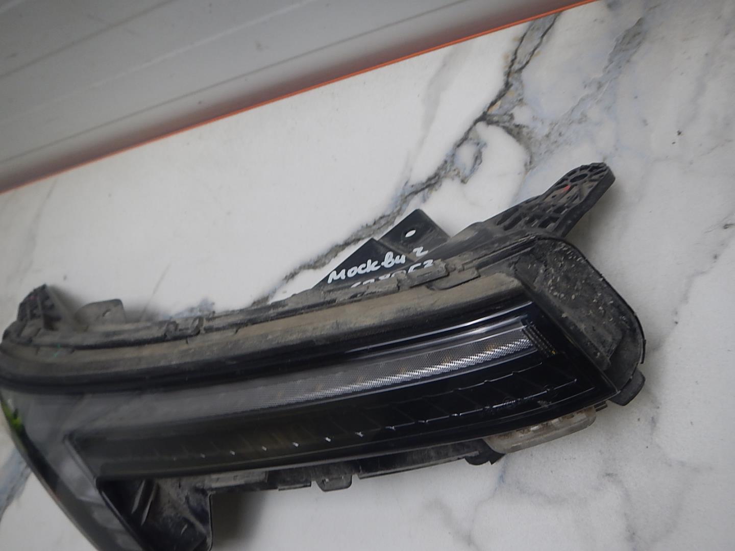 Фара дневного света правая (ходовые огни)