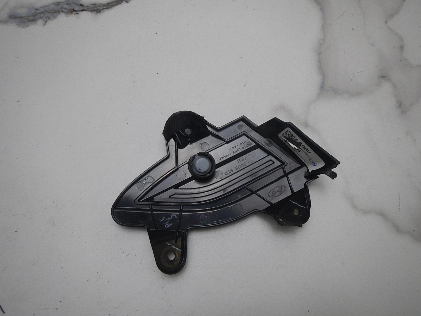 Отражатель в бампер задний правый