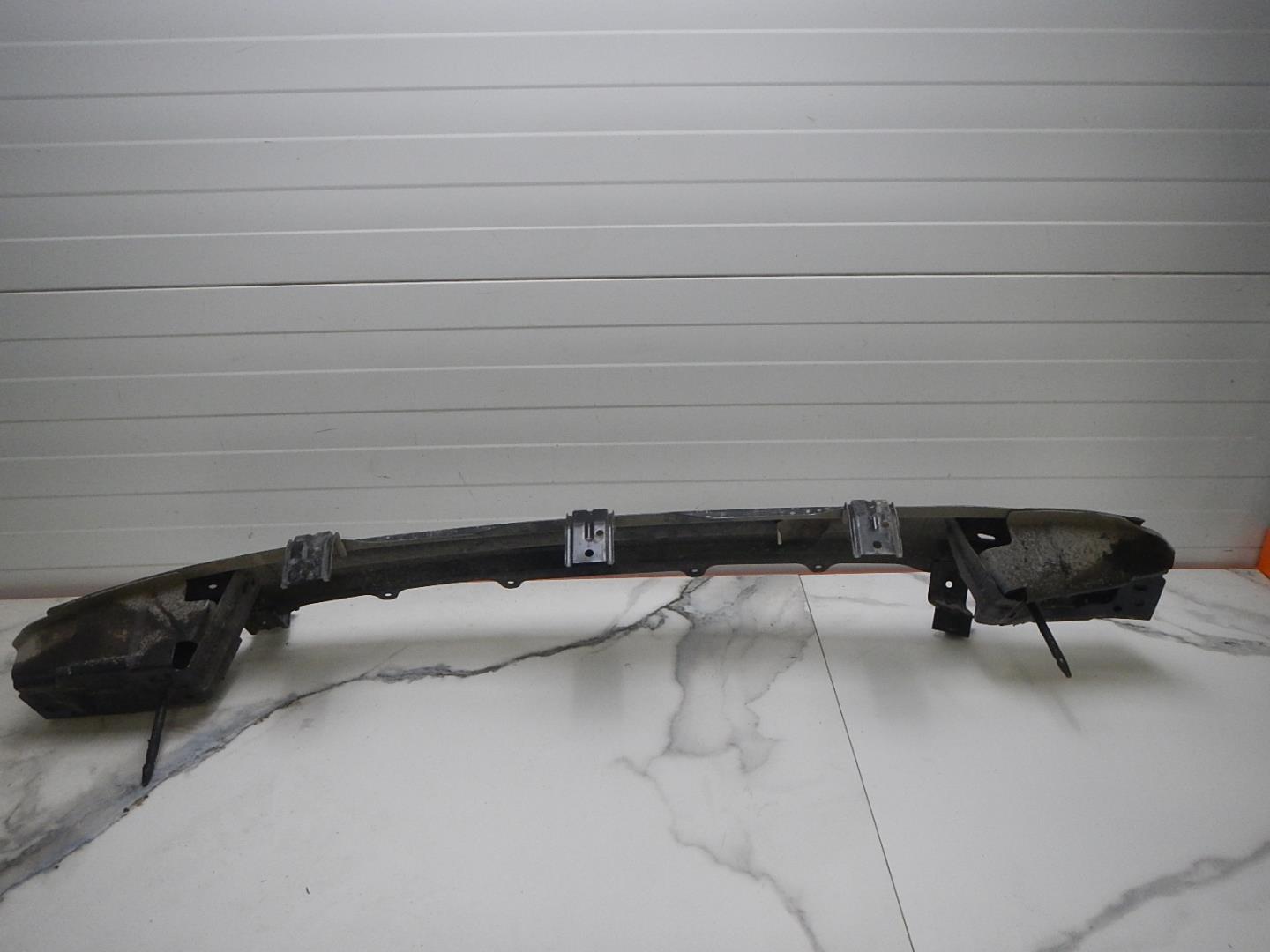 Усилитель заднего бампера