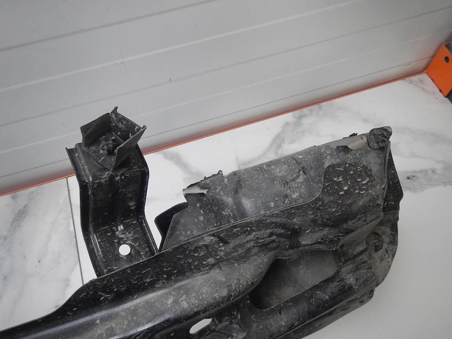 Усилитель заднего бампера