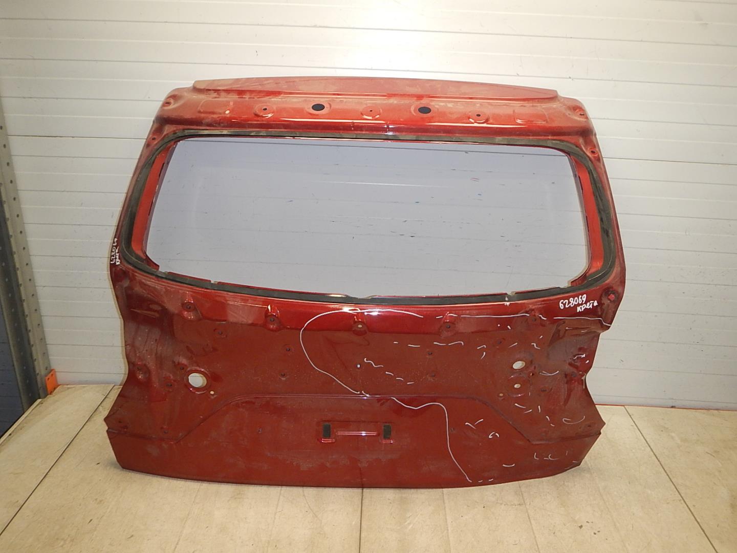 Дверь багажника