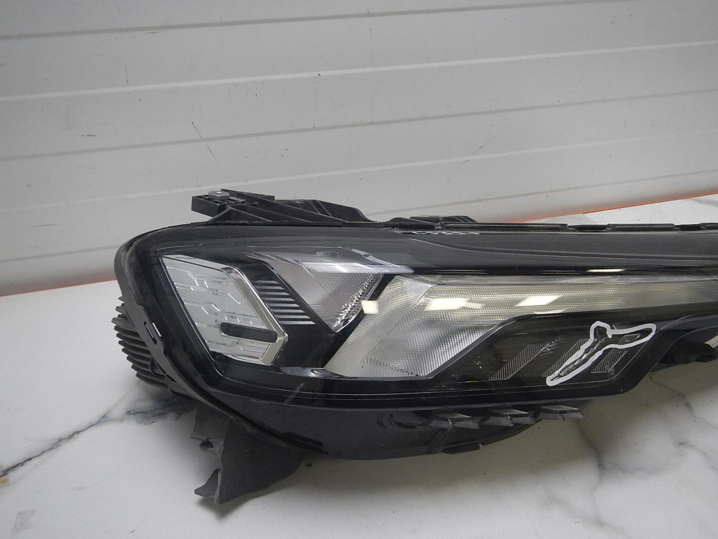 Фара правая