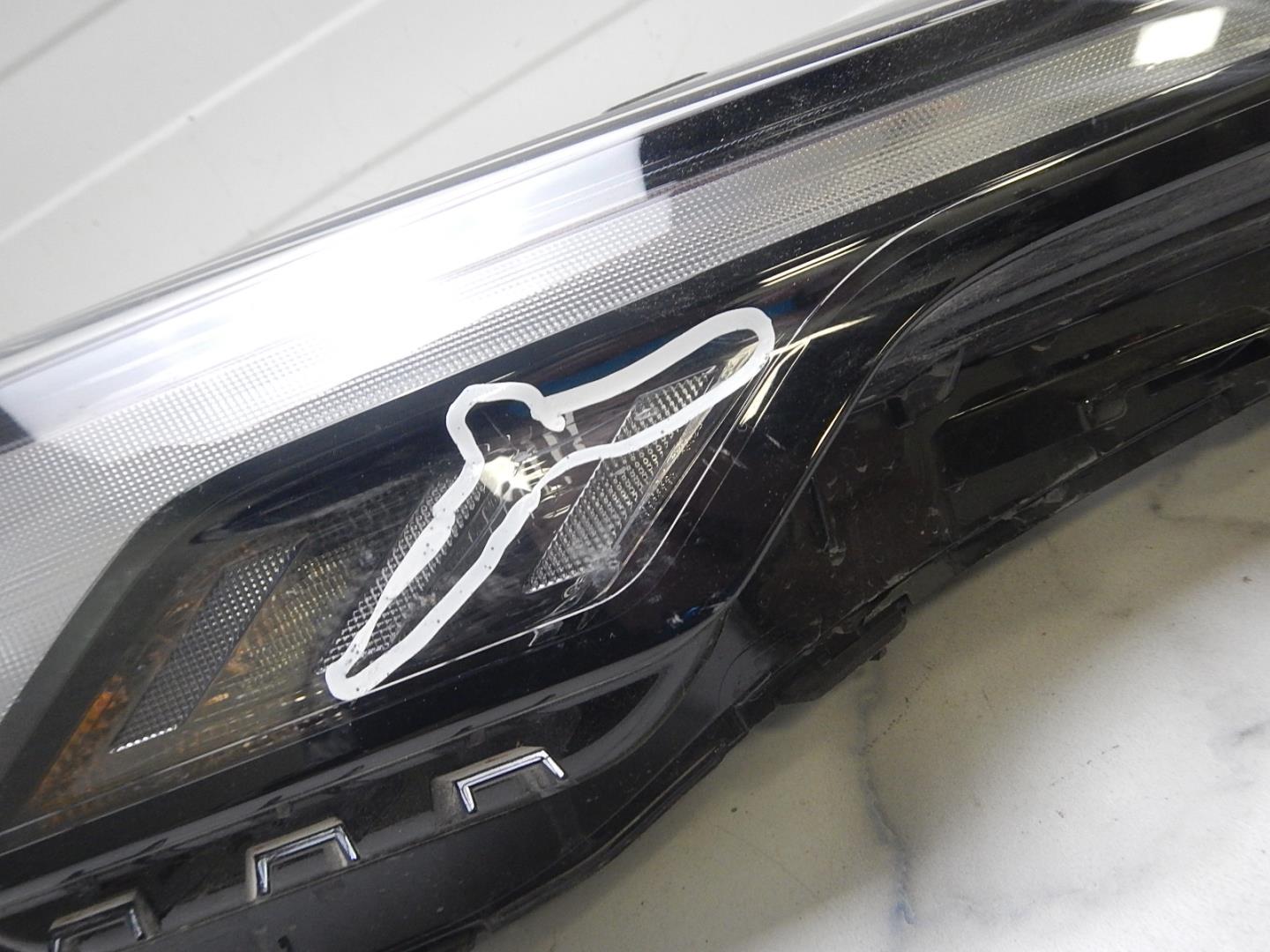 Фара правая