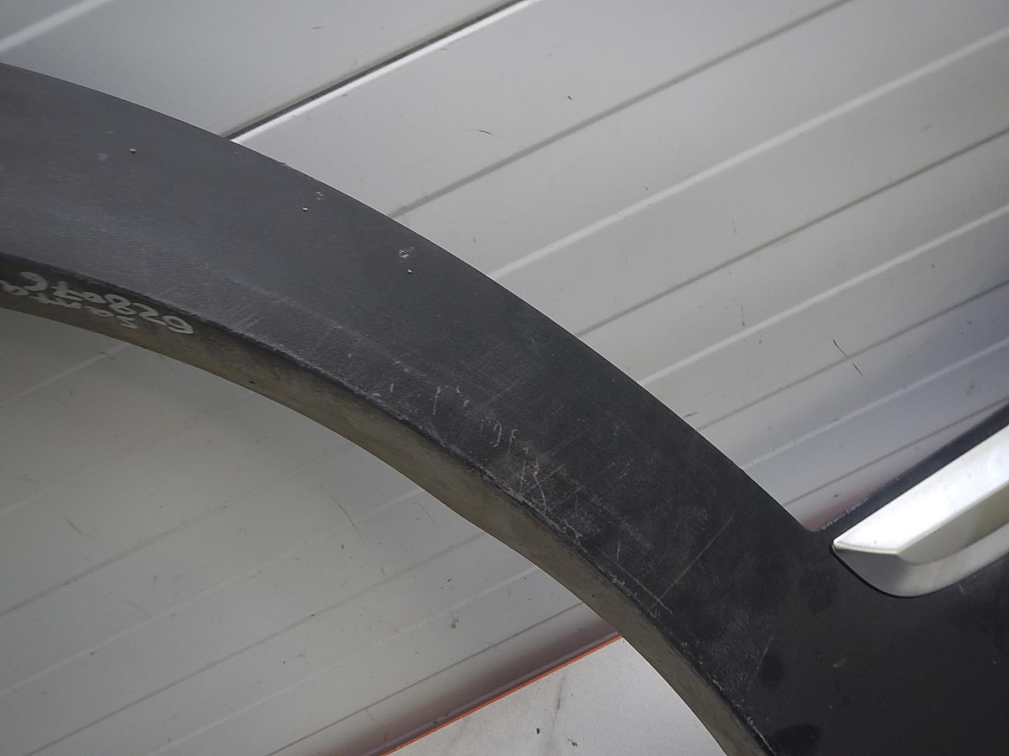 Молдинг передней левой двери