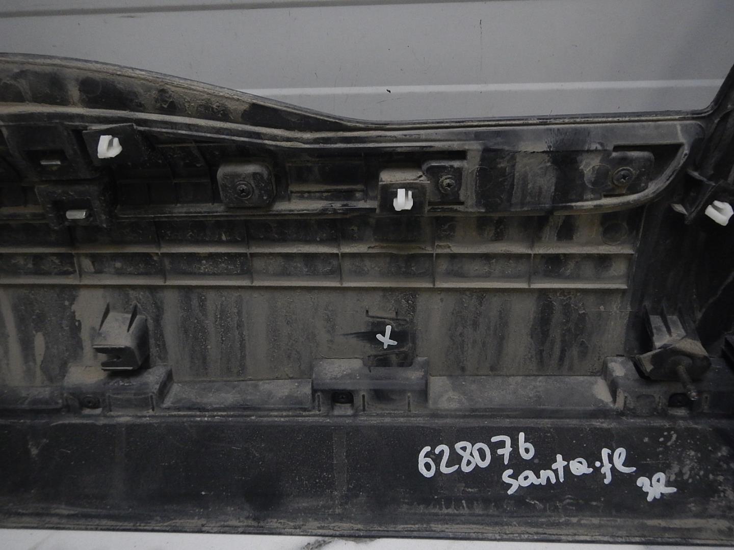 Молдинг передней левой двери