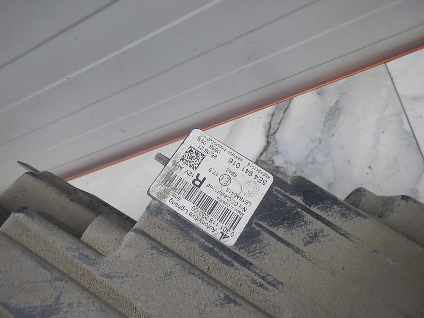 Фара правая