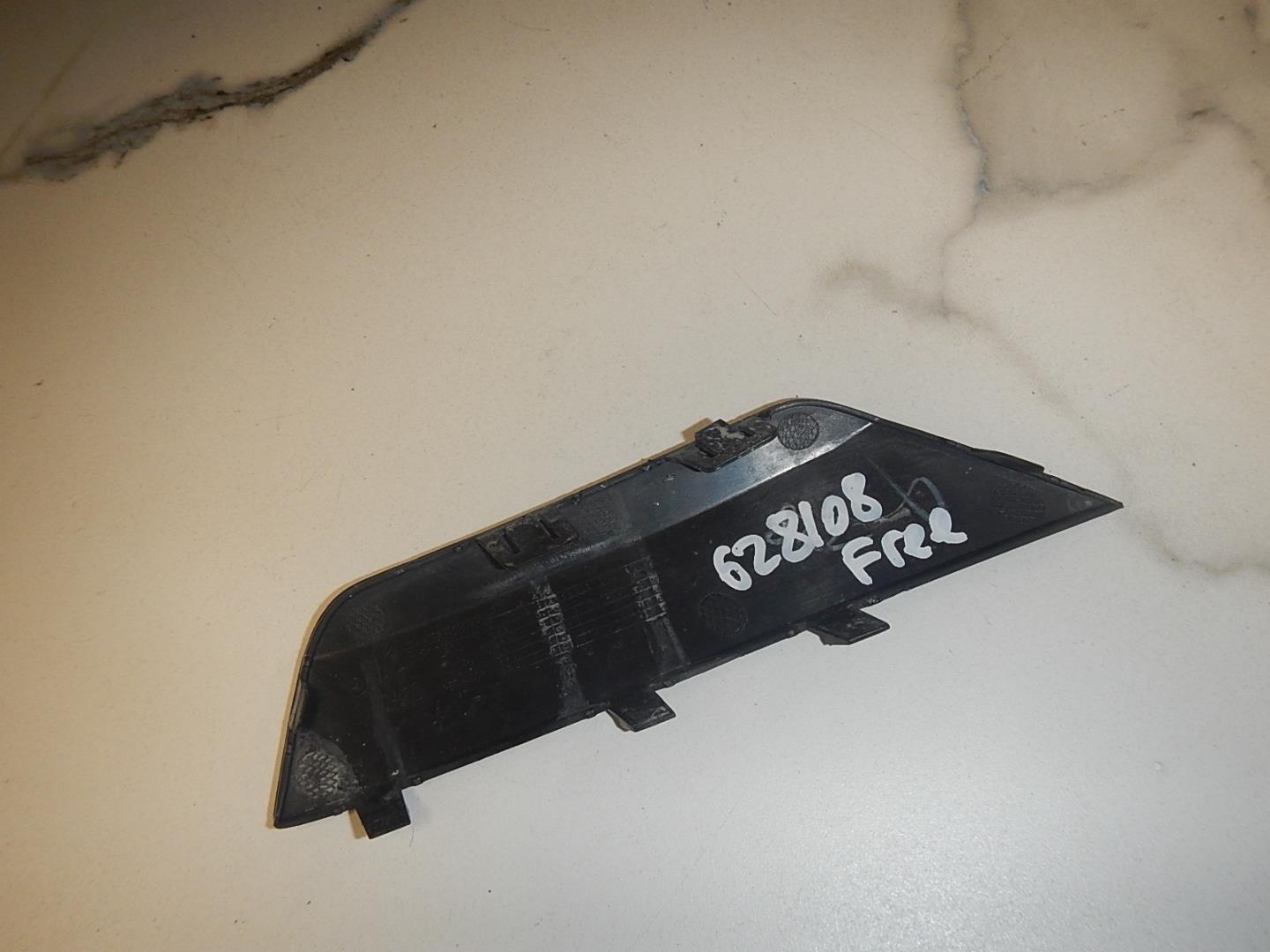 Заглушка буксировочного крюка