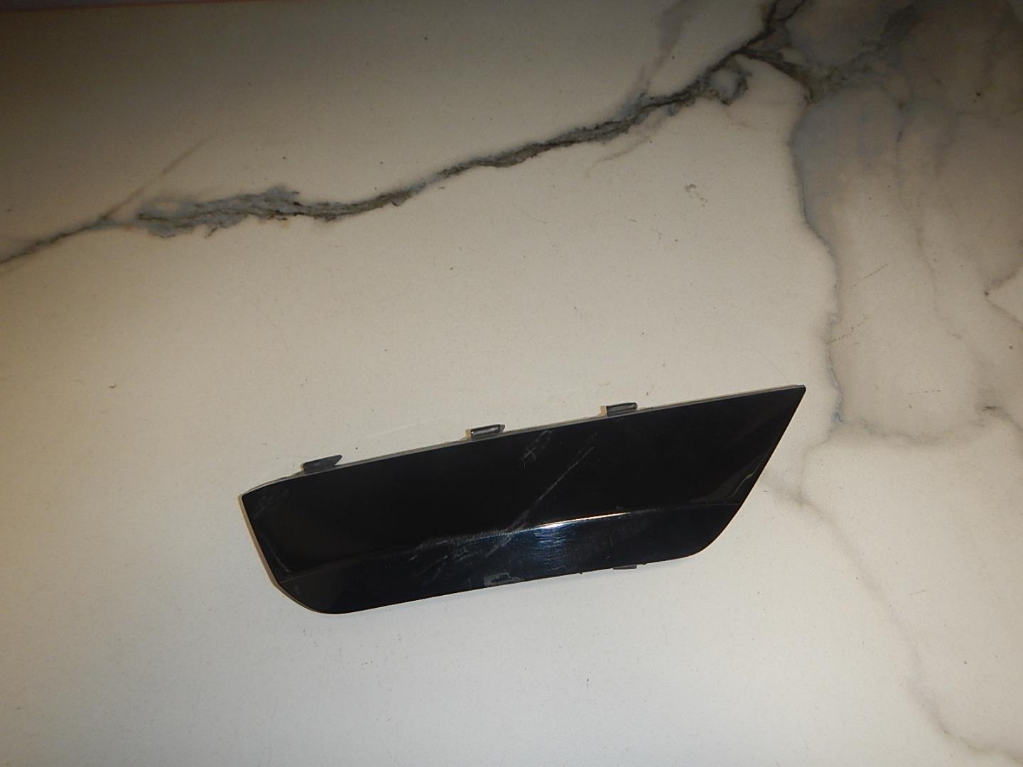 Заглушка буксировочного крюка