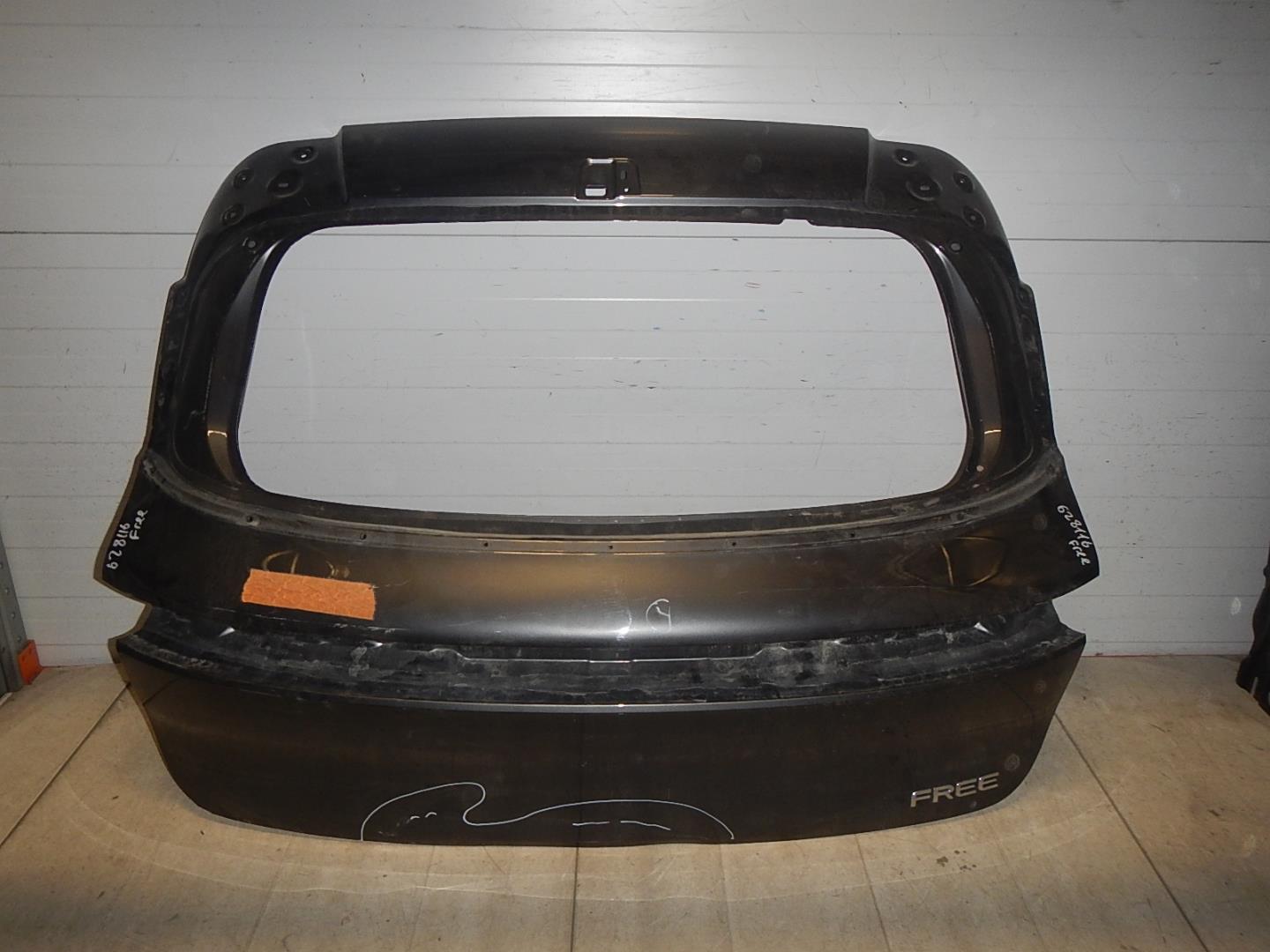 Дверь багажника