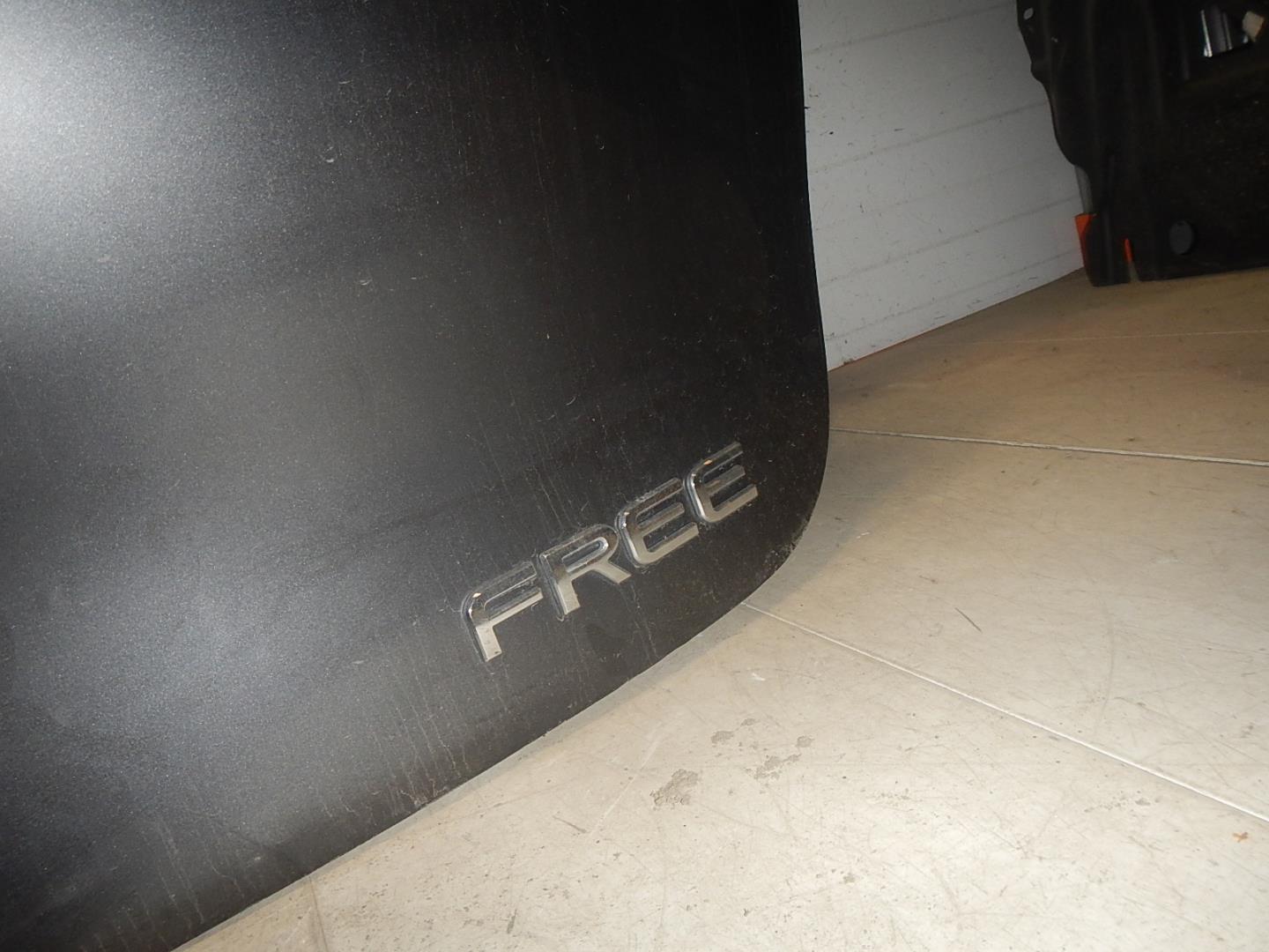 Дверь багажника