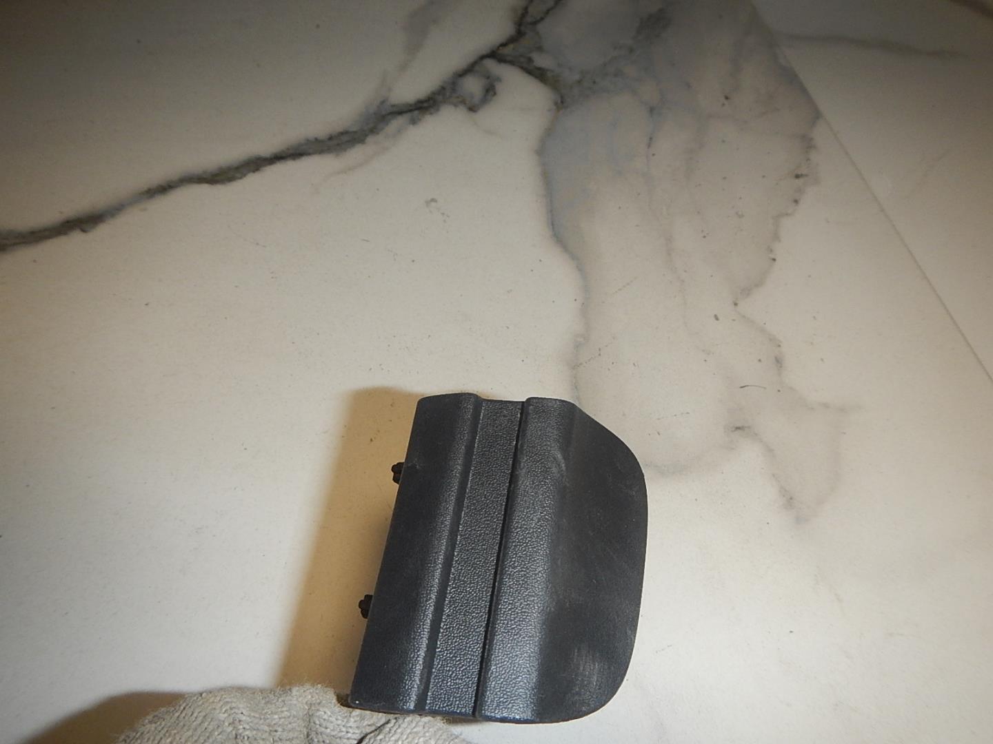 Заглушка буксировочного крюка