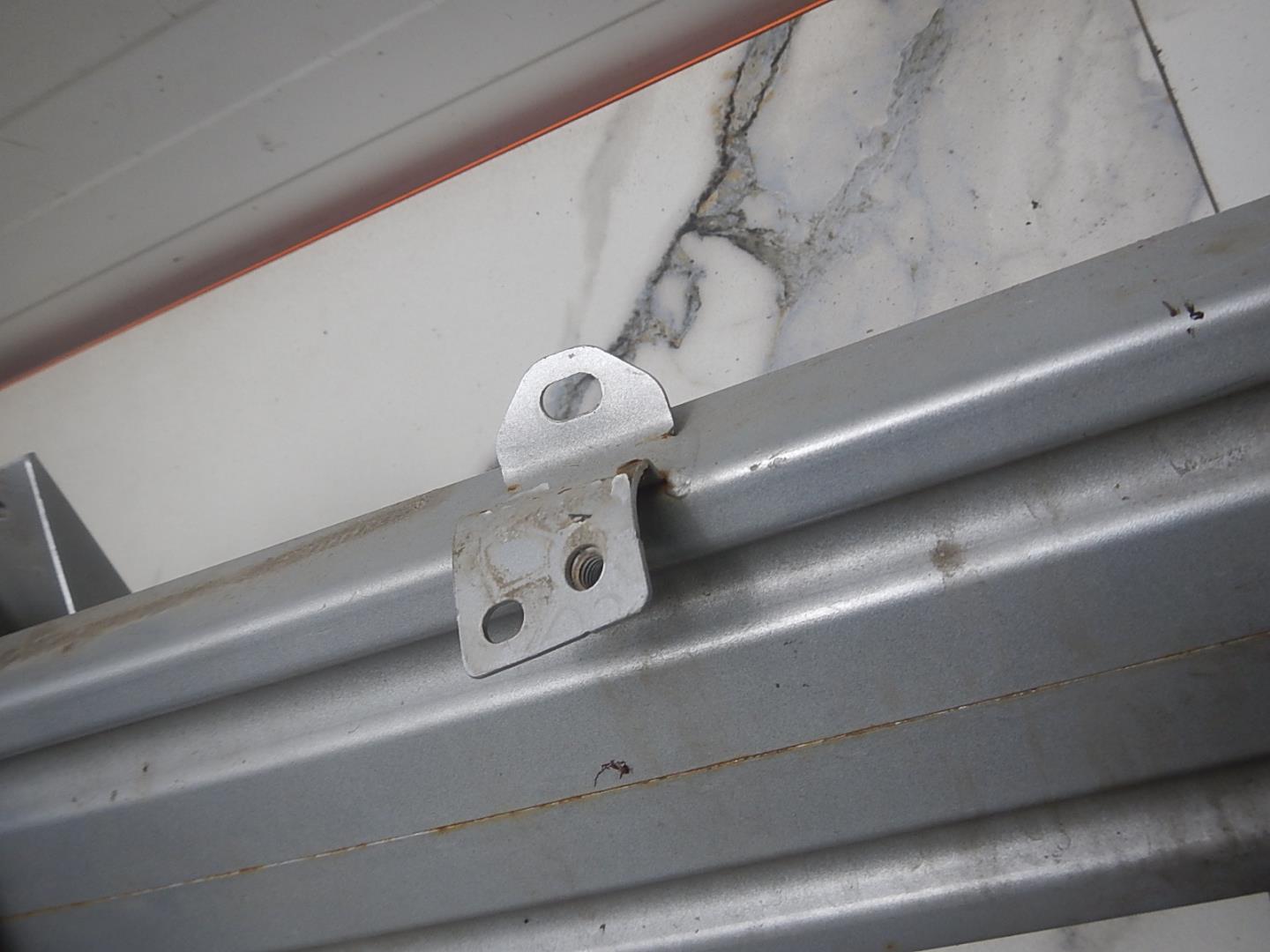 Усилитель переднего бампера