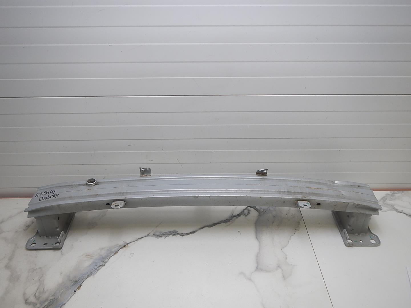 Усилитель переднего бампера