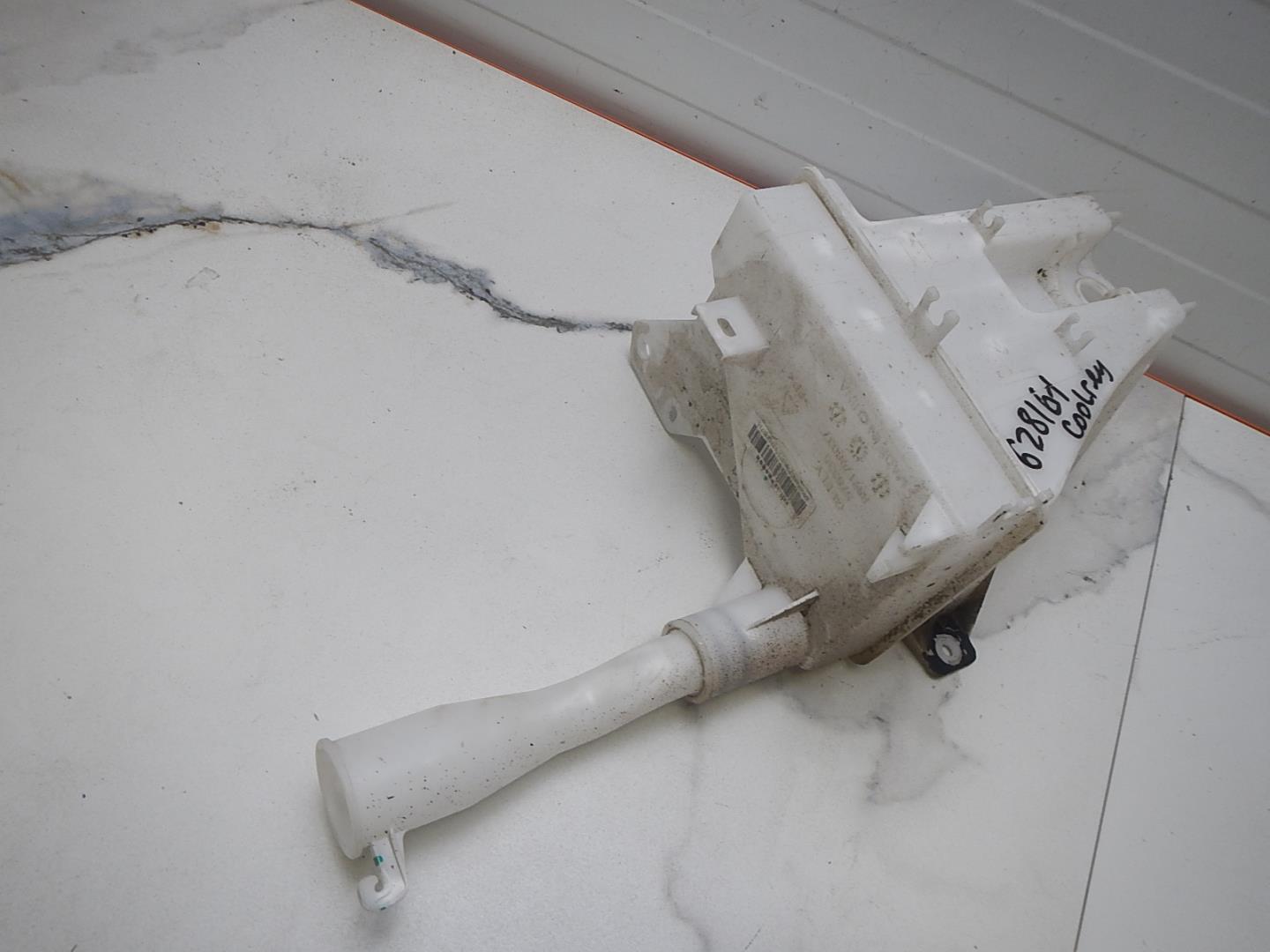 Бачок омывателя лобового стекла