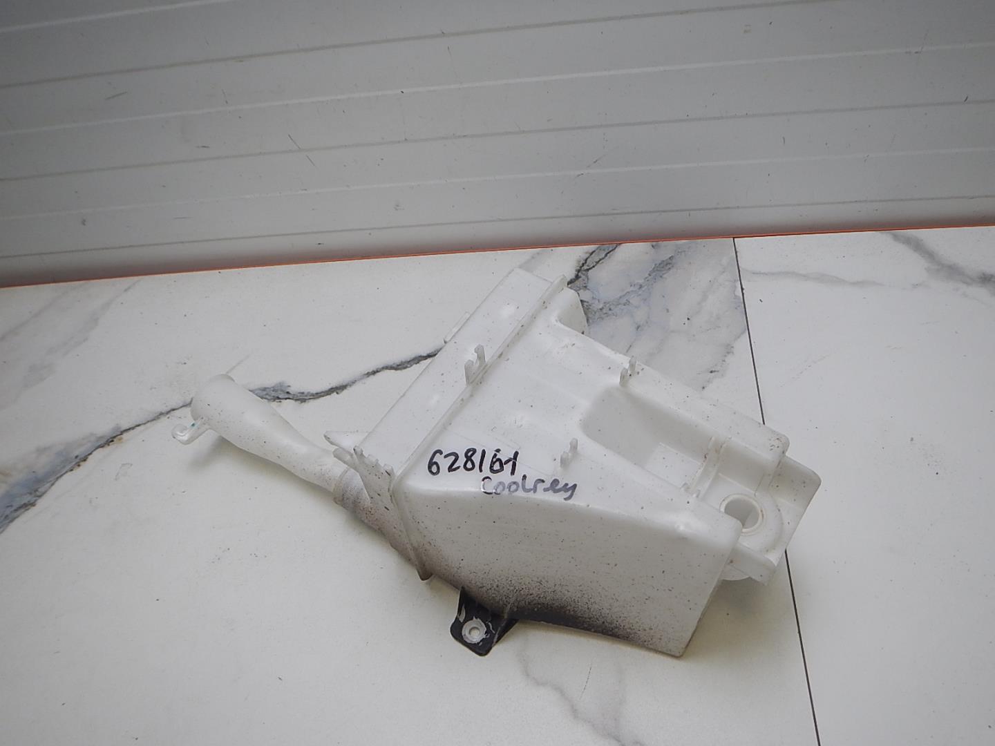 Бачок омывателя лобового стекла